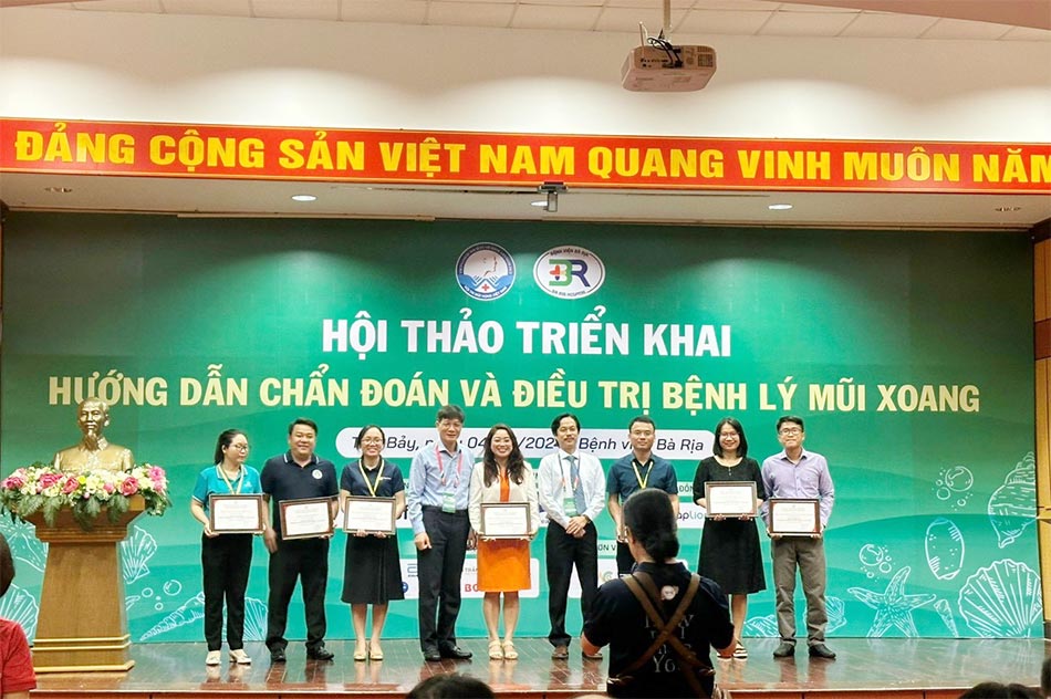 https://azka.vn/anvy-tham-du-hoi-thao-trien-khai-huong-dan-chan-doan-va-dieu-tri-benh-ly-mui-xoang/